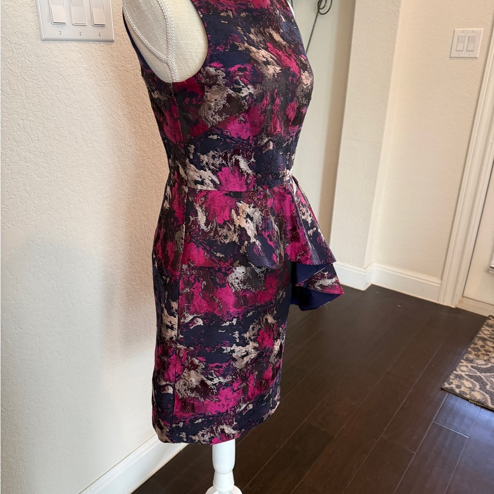 Vince Camuto Abstract Pink Navy and Silver Mini Dress - Picture 2 of 11